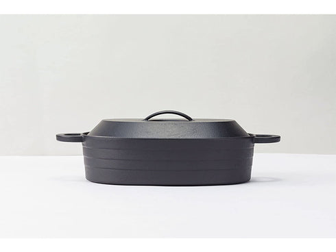 Iwachu Oval dutch oven